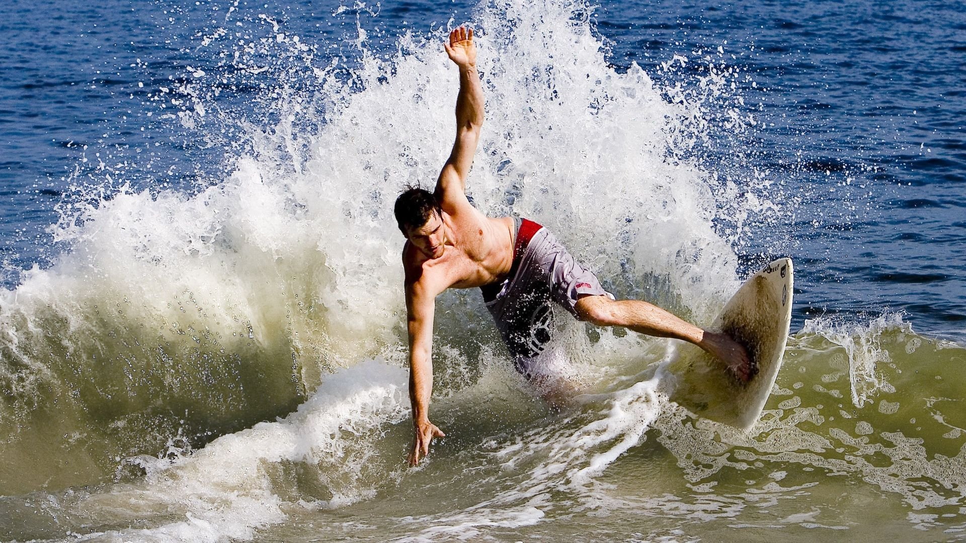 中国足球的球迷观赛体验提升方案实施方案实施，观看足球赛事